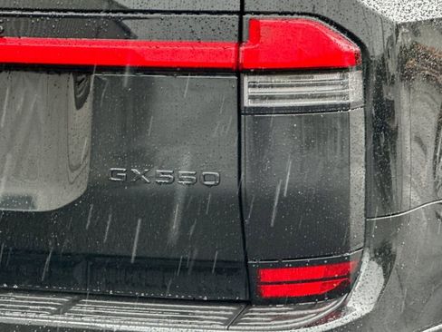 Used 2025 Lexus GX 550 w/ Cold Area Package image 27