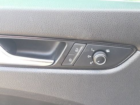 Used 2022 Volkswagen Passat 2.0T SE FWD image 19