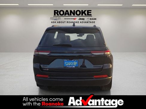 Used 2024 Jeep Grand Cherokee Limited w/ Luxury Tech Group II image 13