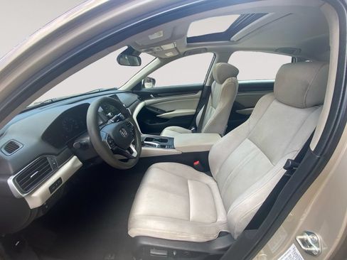 Used 2020 Honda Accord EX image 9