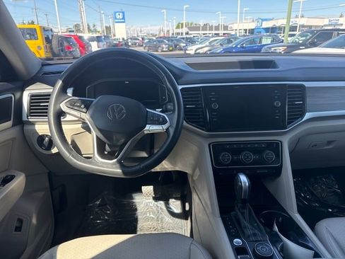 Used 2022 Volkswagen Atlas SEL AWD/4WD image 18