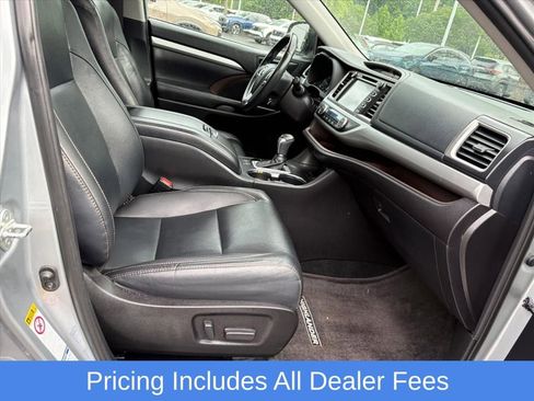 Used 2019 Toyota Highlander XLE AWD/4WD image 18
