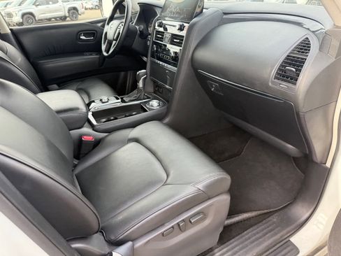 Used 2024 Nissan Armada SV image 9