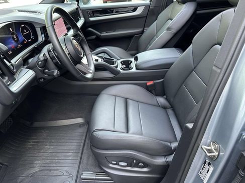 Certified 2026 Porsche Cayenne AWD/4WD image 19