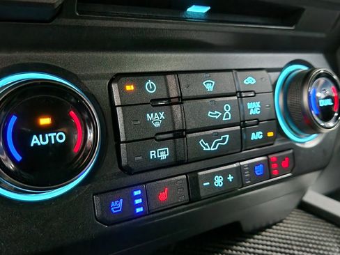 Used 2017 Ford F150 Raptor w/ Equipment Group 802A Luxury image 44