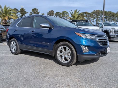 Used 2021 Chevrolet Equinox Premier image 2