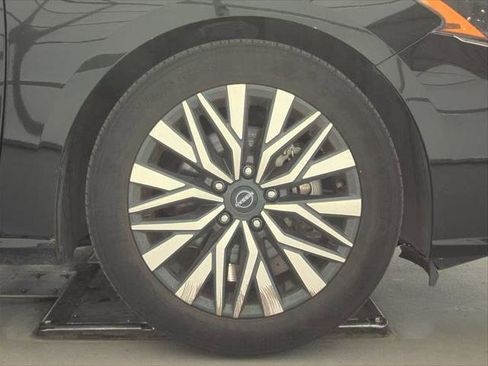 Used 2024 Nissan Altima 2.5 SV FWD image 26