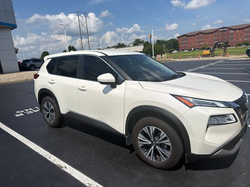 Used 2023 Nissan Rogue SV FWD image 7