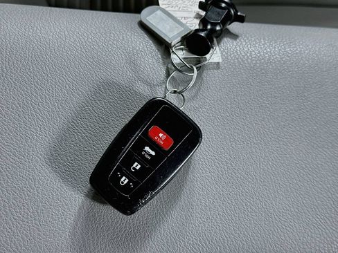 Used 2023 Toyota Camry SE w/ Convenience Package FWD image 33