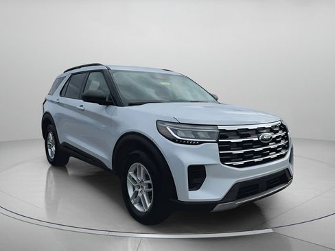 New 2026 Ford Explorer Active image 2