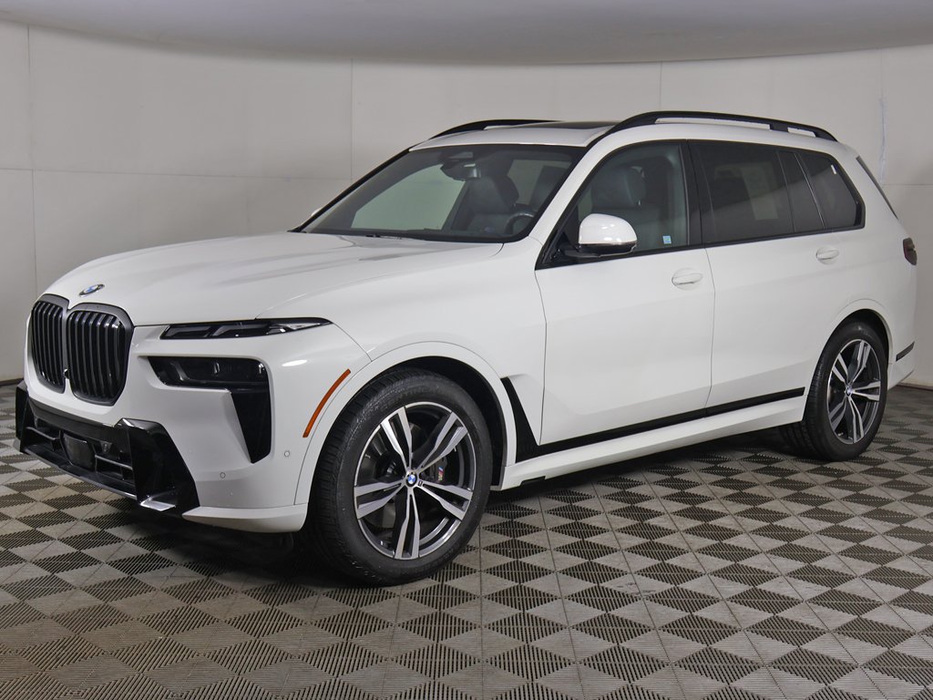 Used 2024 BMW X7 xDrive40i w/ M Sport Package AWD/4WD image 11