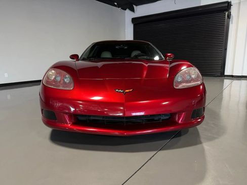 Used 2005 Chevrolet Corvette Coupe w/ Preferred Equipment Group RWD image 2
