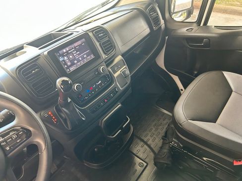 Used 2025 RAM ProMaster 2500 w/ Convenience Group FWD image 47