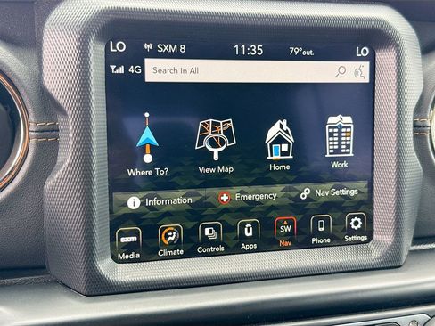 Used 2021 Jeep Gladiator Overland image 16