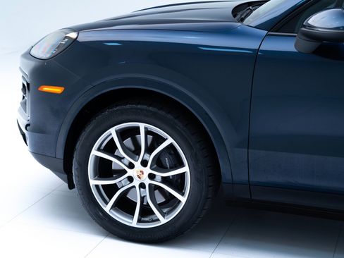 Certified 2024 Porsche Cayenne image 11