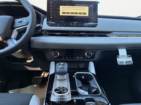 New 2026 Mitsubishi Outlander SE image 19