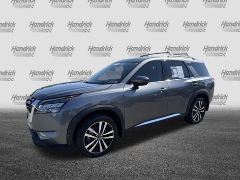 Used 2025 Nissan Pathfinder Platinum w/ Cargo Package FWD image 5