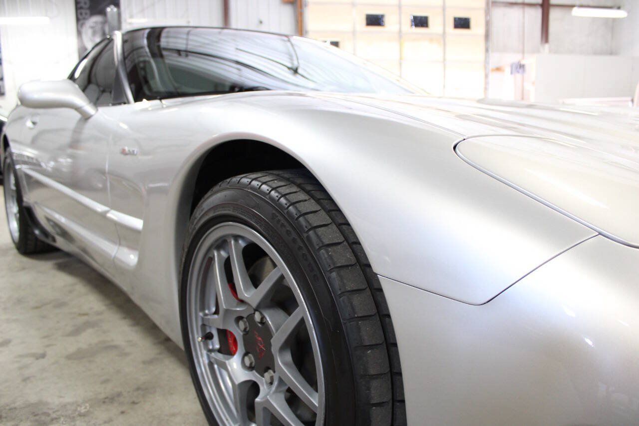 Used 2001 Chevrolet Corvette Z06 w/ Memory Pkg RWD image 14