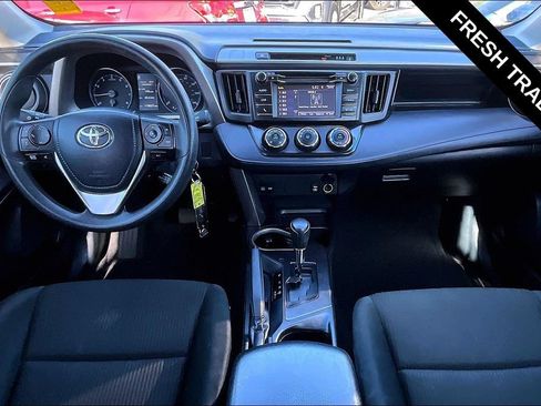 Used 2018 Toyota RAV4 LE AWD/4WD image 7