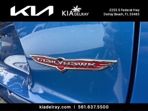 Used 2019 Jeep Cherokee Trailhawk image 9