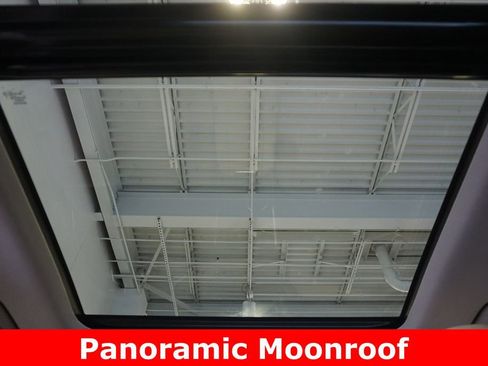 Used 2020 Toyota Highlander Platinum image 10