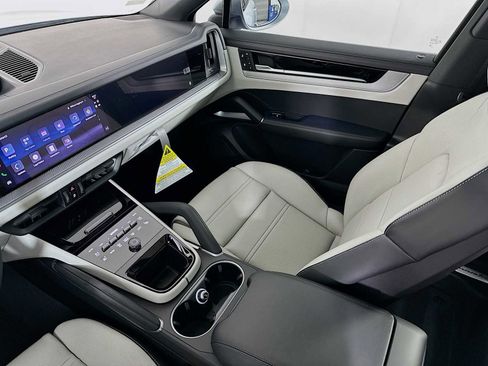 New 2026 Porsche Cayenne Coupe image 25