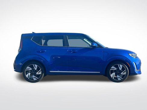 Used 2023 Kia Soul GT-Line w/ GT-Line Technology Package FWD image 2