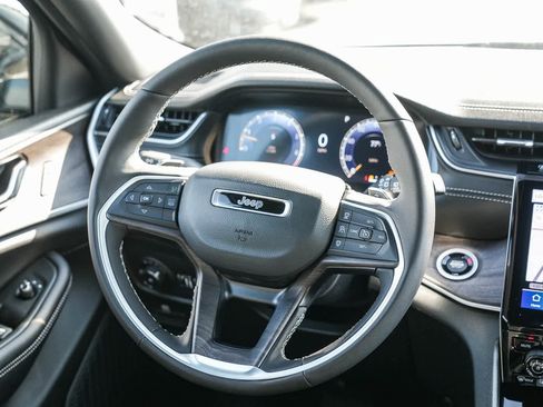 New 2025 Jeep Grand Cherokee L Limited w/ Luxury Tech Group II image 14