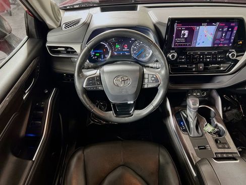Used 2021 Toyota Highlander Platinum AWD/4WD image 19