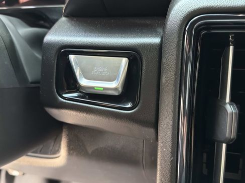 Used 2025 GMC Yukon AT4 AWD/4WD image 27