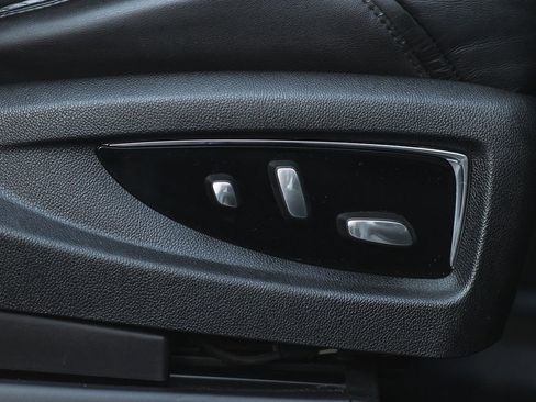 Used 2015 Cadillac Escalade ESV Premium image 11