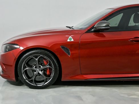 Used 2017 Alfa Romeo Giulia Quadrifoglio image 7