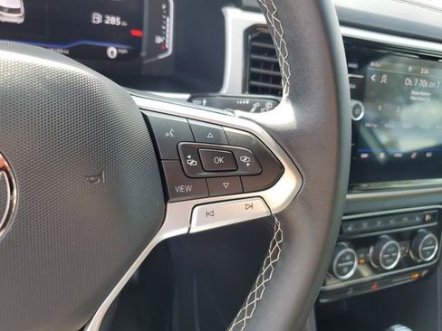 Used 2022 Volkswagen Atlas Cross Sport SE image 28