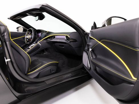 Used 2025 Ferrari Roma Spider image 39