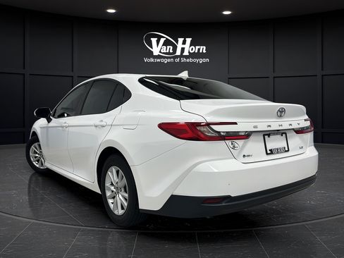 Used 2025 Toyota Camry LE FWD image 5