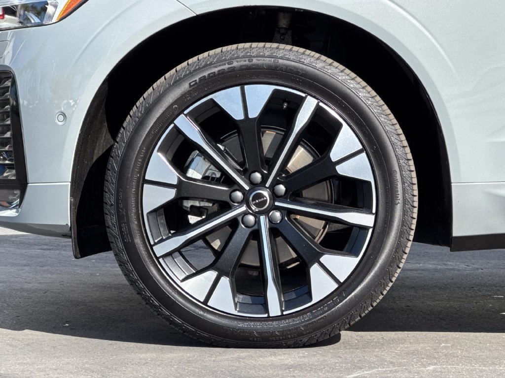 Certified 2026 Volvo XC60 B5 Plus AWD/4WD image 25