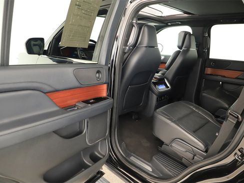 Used 2024 Lincoln Navigator Reserve image 27