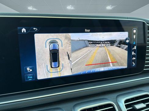 Used 2024 Mercedes-Benz GLS 450 4MATIC image 24