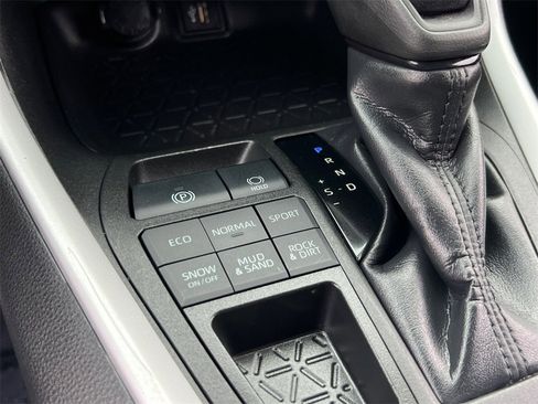 Used 2023 Toyota RAV4 LE image 24