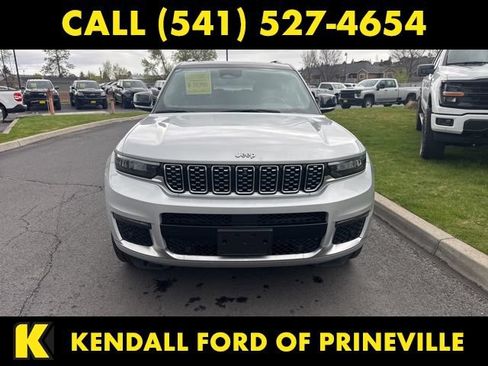 Used 2022 Jeep Grand Cherokee L Summit w/ Luxury Tech Group V AWD/4WD image 3