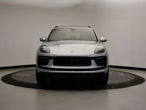 Certified 2026 Porsche Macan AWD/4WD image 10