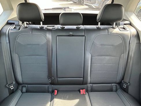 Certified 2022 Volkswagen Taos SE AWD/4WD image 13