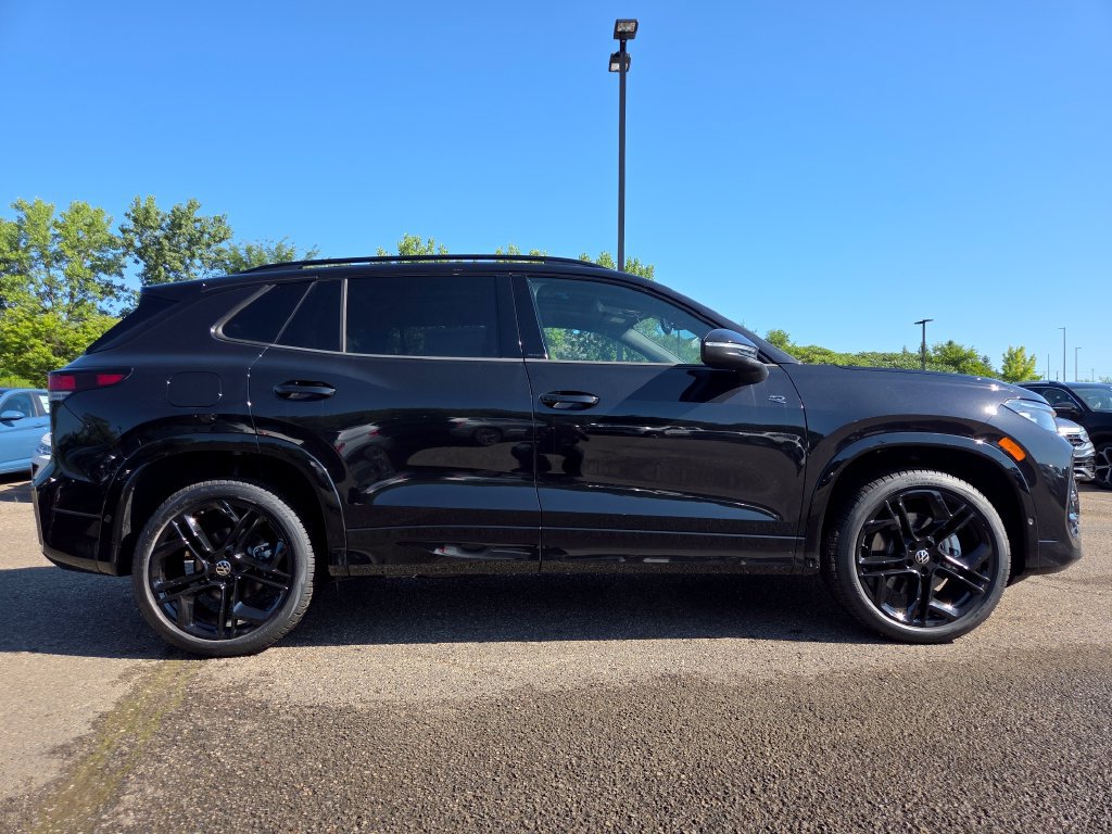 New 2026 Volkswagen Tiguan SE R-Line AWD/4WD image 10
