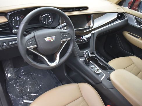 Certified 2024 Cadillac XT6 Premium Luxury w/ Platinum Package AWD/4WD image 12