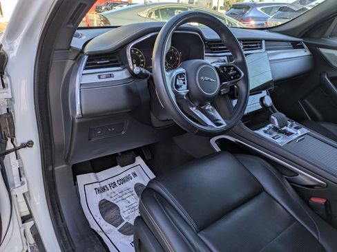 Used 2024 Jaguar F-PACE R-Dynamic S image 6