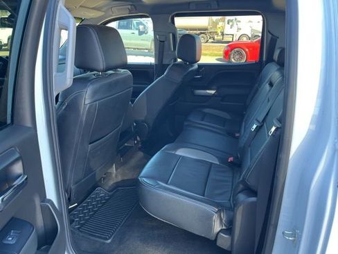 Used 2018 Chevrolet Silverado 1500 LT w/ All Star Edition image 10
