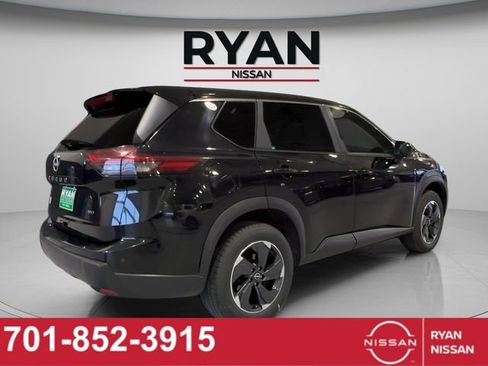 Certified 2025 Nissan Rogue SV image 5