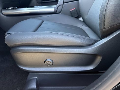 New 2026 Mercedes-Benz GLA 250 GLA 250 image 9