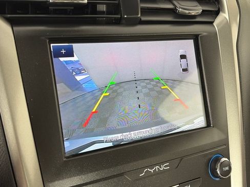 Used 2020 Ford Fusion SE FWD image 20