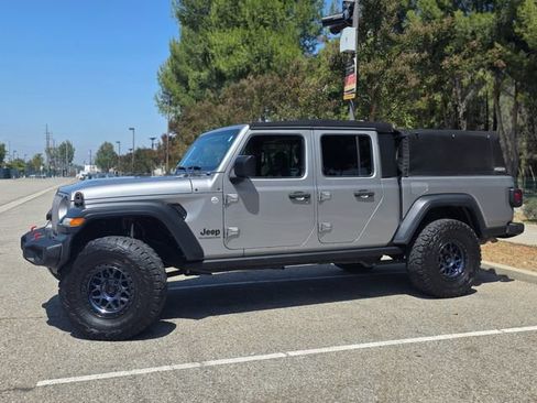 Used 2020 Jeep Gladiator Sport w/ Quick Order Package 24S AWD/4WD image 18